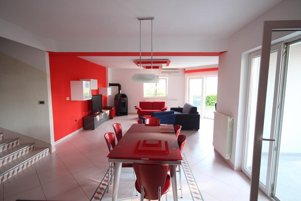 Holiday House Veli Vrh Pula Oda fotoğraf